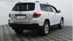 Toyota Highlander 2010 г.в.
