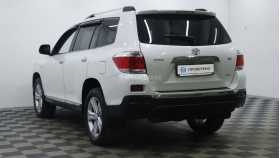 Toyota Highlander 2010 г.в.