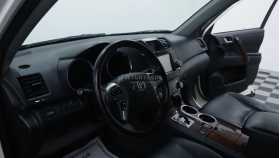 Toyota Highlander 2010 г.в.
