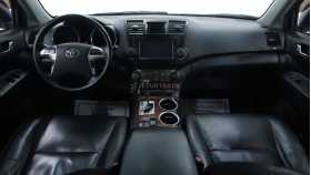Toyota Highlander 2010 г.в.