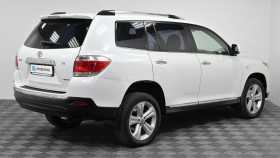 Toyota Highlander 2012 г.в.
