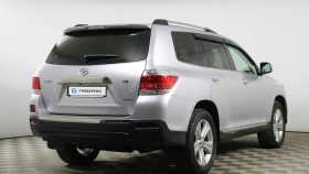 Toyota Highlander 2012 г.в.