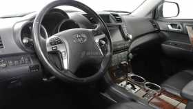 Toyota Highlander 2012 г.в.