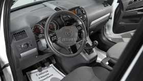 Opel Zafira 2010 г.в.