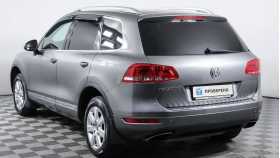 Volkswagen Touareg 2010 г.в.