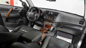Toyota Highlander 2011 г.в.