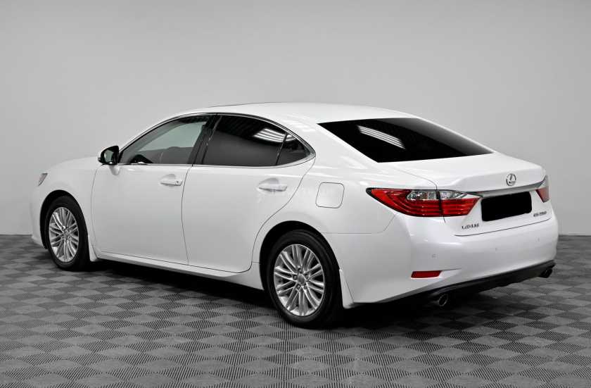 Lexus ES